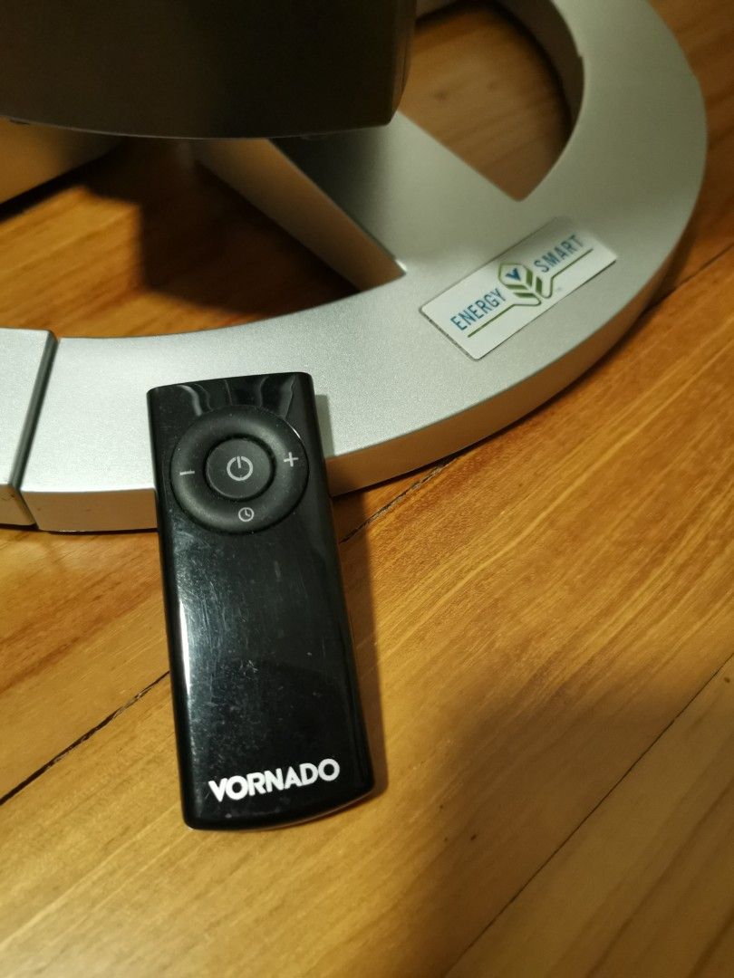 Vornado tower fan NGT42DC, Furniture & Home Living, Lighting & Fans