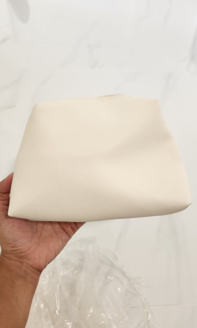 White pouch outlet