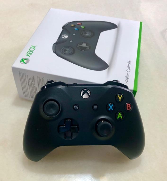Xbox One Wireless Controller (Black/White) With Box, Video Gaming ...