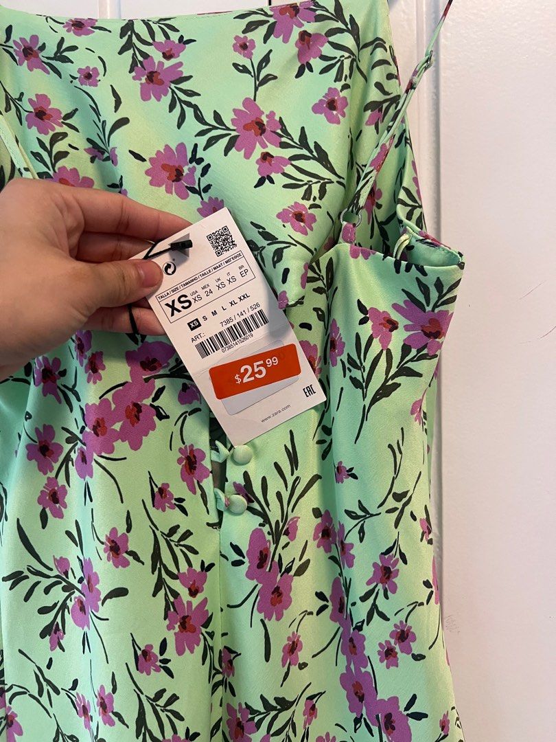 Zara silk mini dress (Category: Dresses) located in Manila. Submitted by rcxp_ (Listing ID 1245132431, Image 3). Description: Fits S-M.
