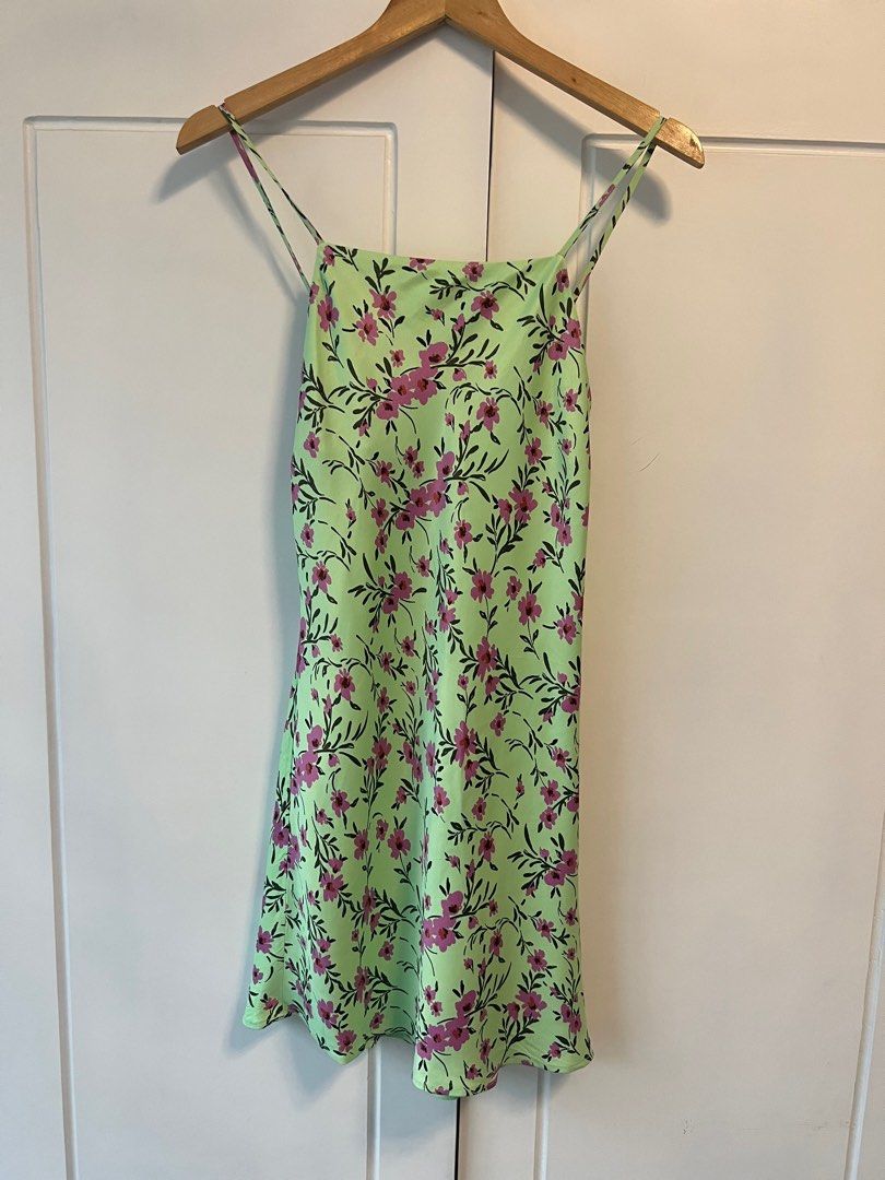 Zara silk mini dress (Category: Dresses) located in Manila. Submitted by rcxp_ (Listing ID 1245132431, Image 1). Description: Fits S-M.