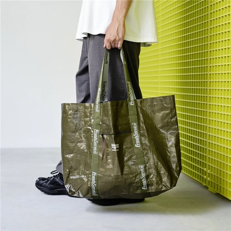 日本FRESHSERVICE 軍綠色尼龍布Tarp Large Tote 大容量山系露營側咩袋