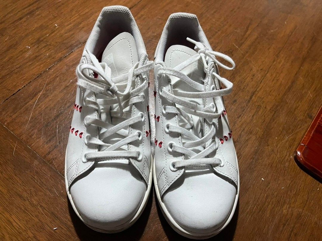 Adidas stan smith red heart 2025
