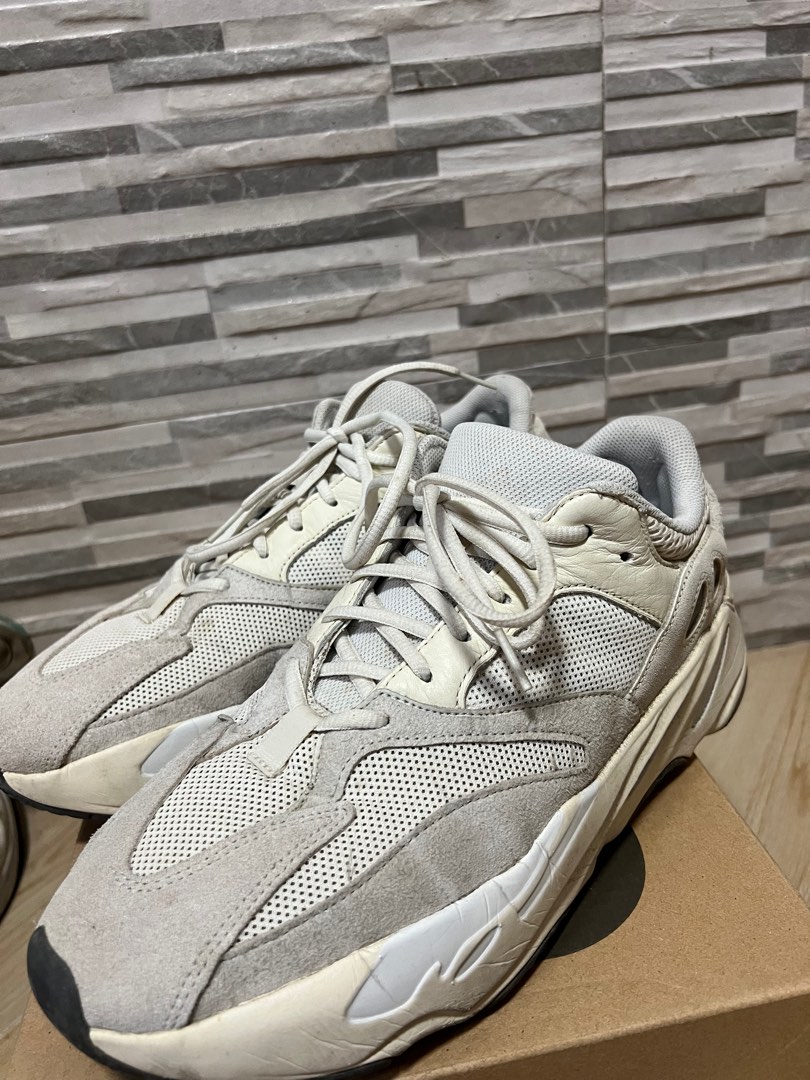 Adidas yeezy boost 700, 男裝, 鞋, 波鞋- Carousell