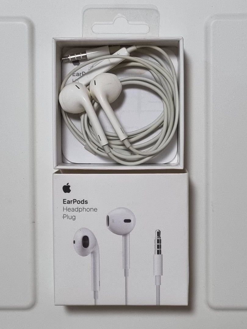 Apple Wired Headset Earpods with mic A1472 3.5mm Headphone Jack