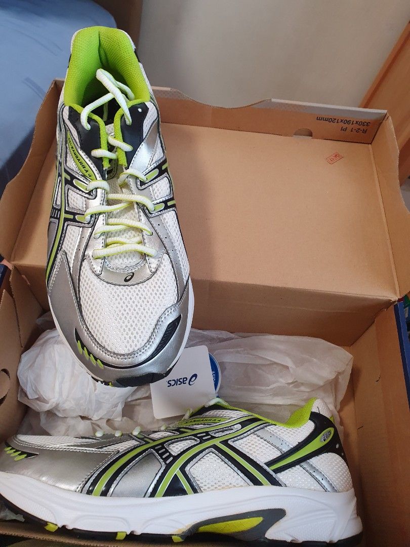 Asics running shoes size 4 online
