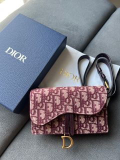 SADDLE POUCH Blue Dior Oblique Jacquard Reference: S5620CTZQ_M928, Women's  Fashion, Bags & Wallets, Shoulder Bags on Carousell