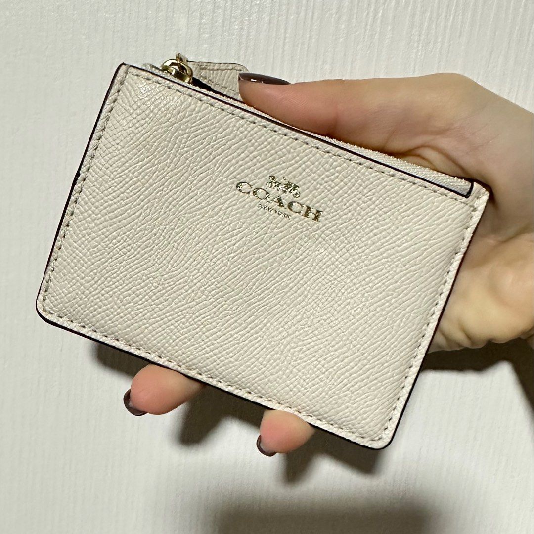 Coach Cardholder in White, Women's Fashion, Bags & Wallets, Wallets & Card  holders on Carousell