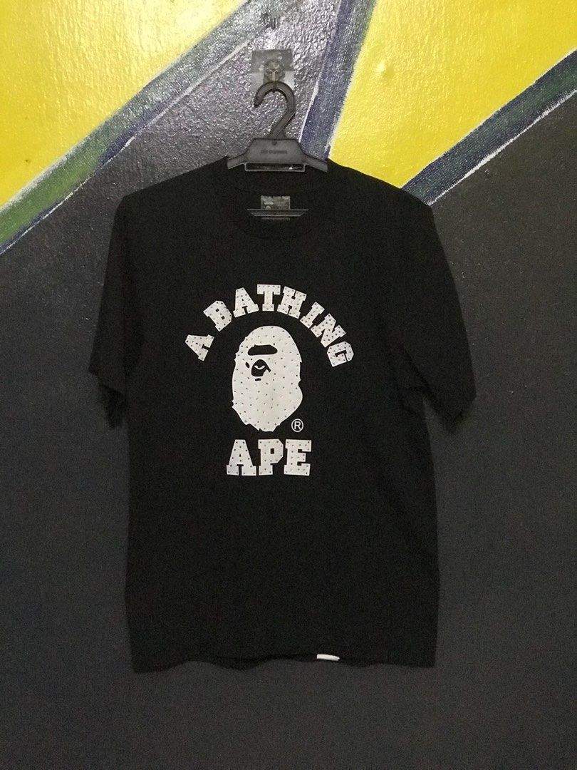 BATHING APE (Category: Tshirts & Polo Shirts) located in Shah Alam. Submitted by syfqjsni (Listing ID 1245413613, Image 2). Description: VTG Bathing Ape (P19.5/L27.5) Condition MANTHAP🔥 color chun tak pudar . Rm180 COD Shah Alam 🚚 . FIRST COME FIRST SERVE. Click link in bio to order .