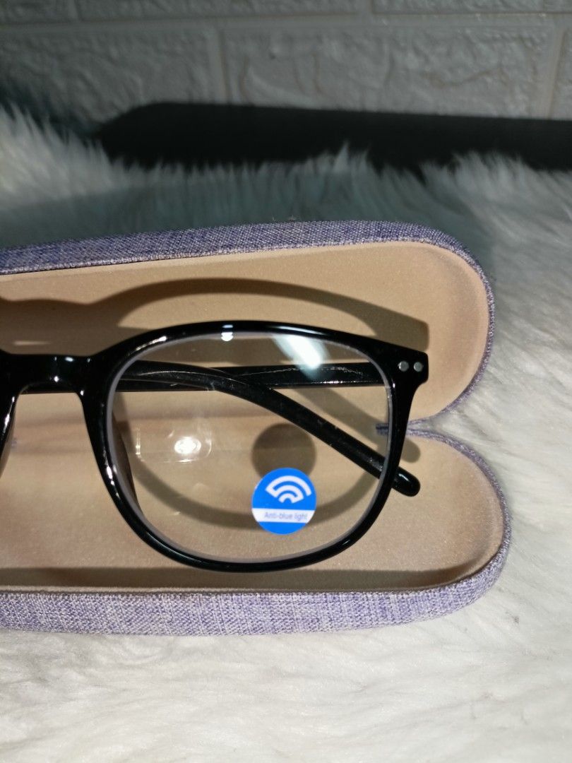Black Eyeglasses - Anti-Blue Light (Category: Sunglasses & Eyewear) located in Taguig. Submitted by qwer123ave (Listing ID 1245319163, Image 2). Description: Brand new.
