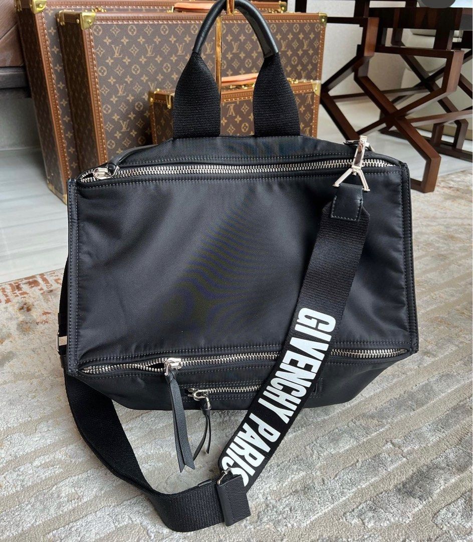 Bnew Givenchy pandora large limited ed logo strap (Category: Luxury Bags & Wallets) located in Santa Ana. Submitted by astonandariana (Listing ID 1245415808, Image 1). Description: .