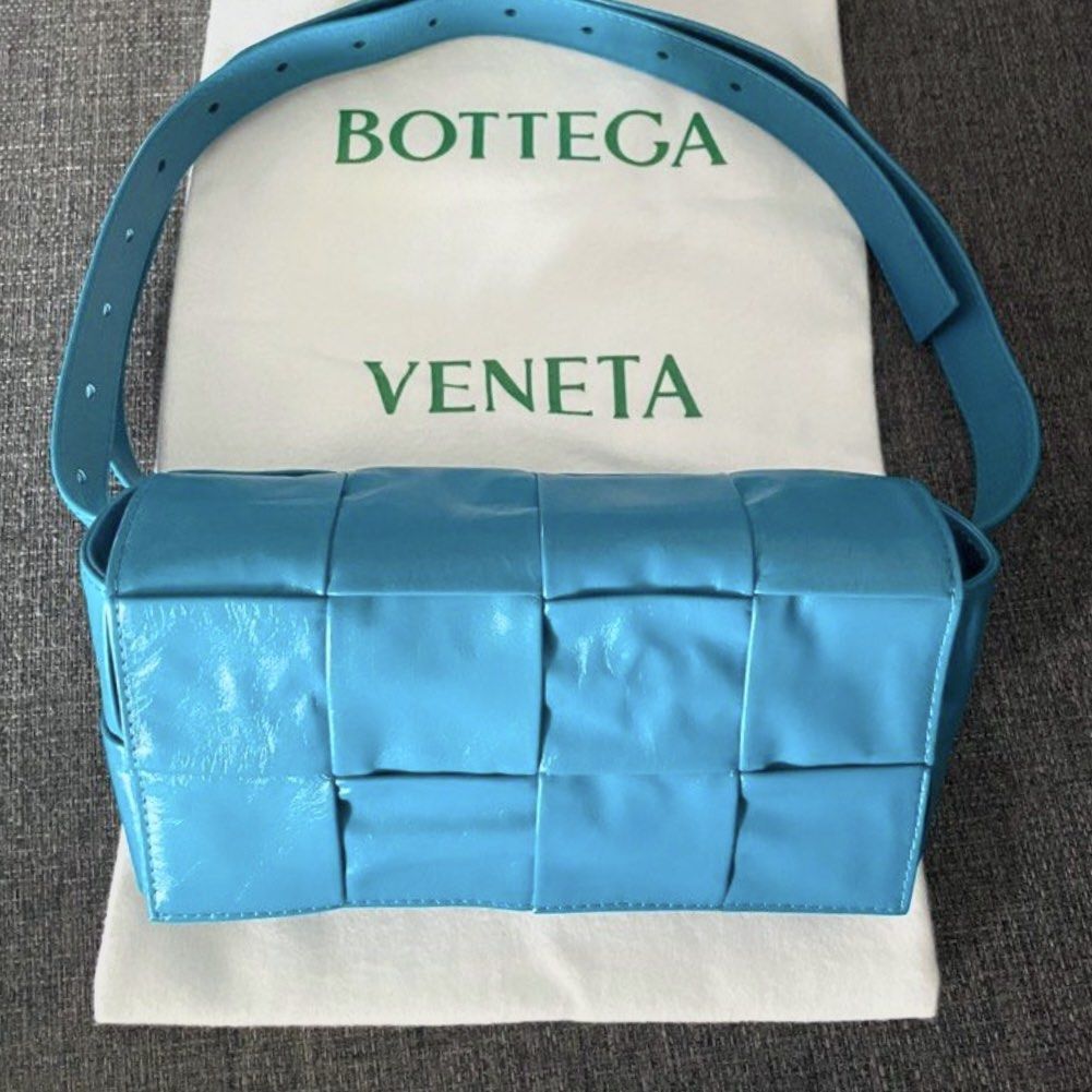 Bottega Veneta Turquoise Padded Leather Cassette Shoulder Bag