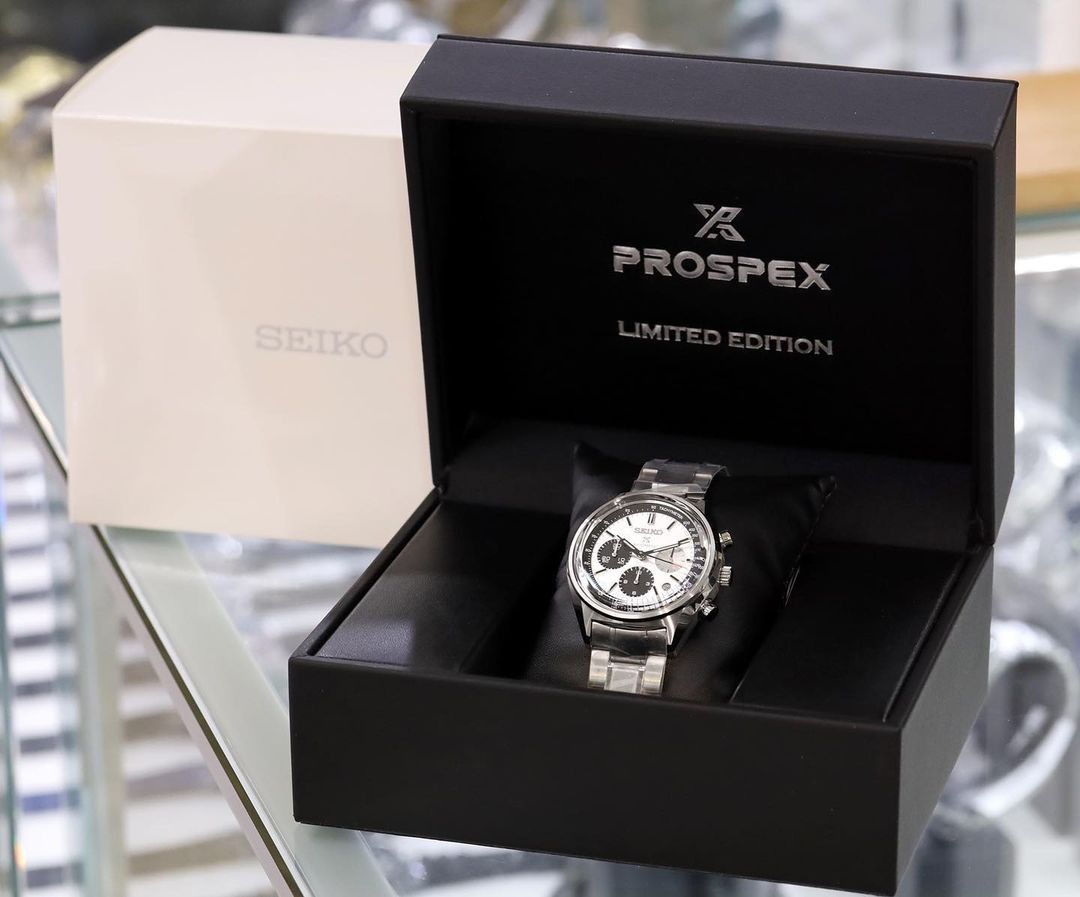 Seiko automatic chronograph hotsell 50th anniversary srq029j