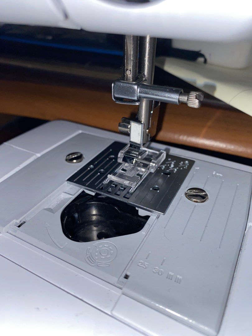 Brother JV1400 Sewing Machine, Hobbies & Toys, Stationery & Craft