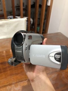 Canon DC320 Video Camera