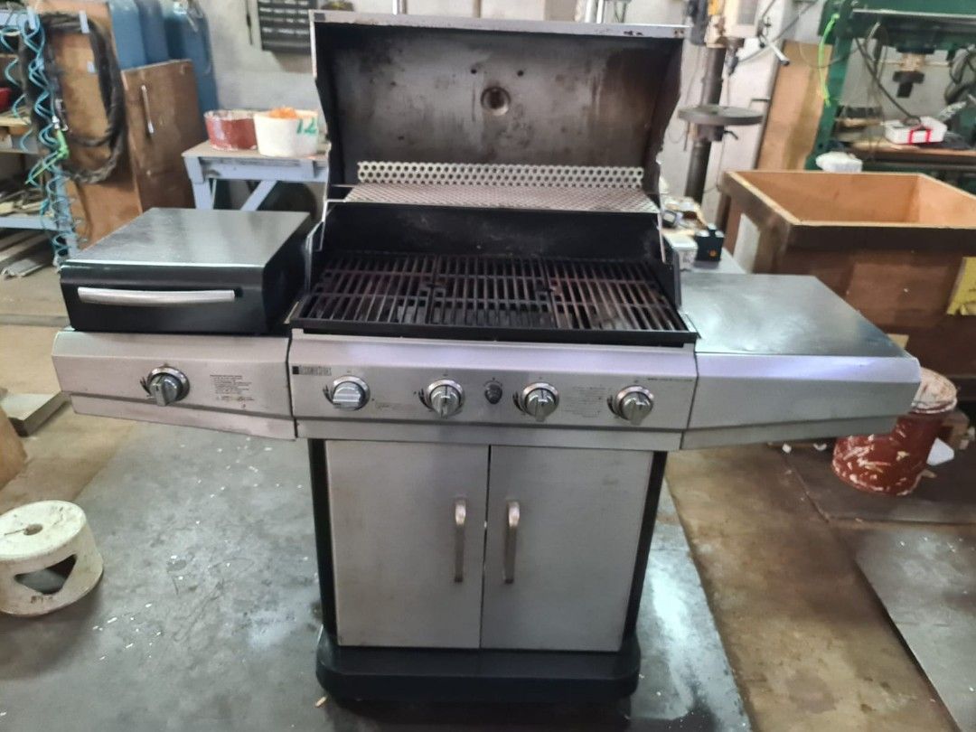 Charbroil professional 4400 hotsell