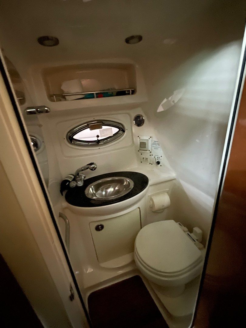 charter-service-on-a-yacht-cabin-cruiser-boat-lifestyle-services