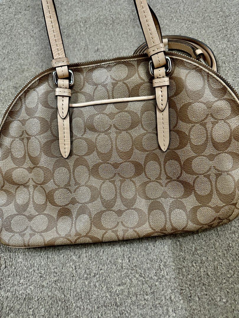 COACH ALMA LEATHER TWO WAY BAG (Category: Luxury Bags & Wallets) located in San Juan City. Submitted by minismooch_ (Listing ID 1245365741, Image 3). Description: ‼️FIXED PRICE ‼️ 💰MOD : GCASH ONLY 📍Location: San Juan City 🚚 DELIVERY: 🌸WITHIN MANILA buyer will handle the delivery via preferred courier. Please be responsible for sending the rider’s details. 🌸OUTSIDE MANILA Via J&T PLEASE READ‼️‼️‼️ ✅once paid, items will be packed and will no