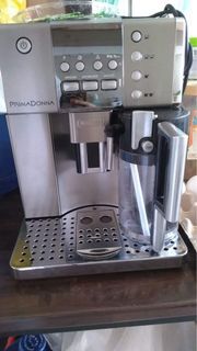 DELONGHI PRIMADONNA COFFEE MACHINE ESAM6600