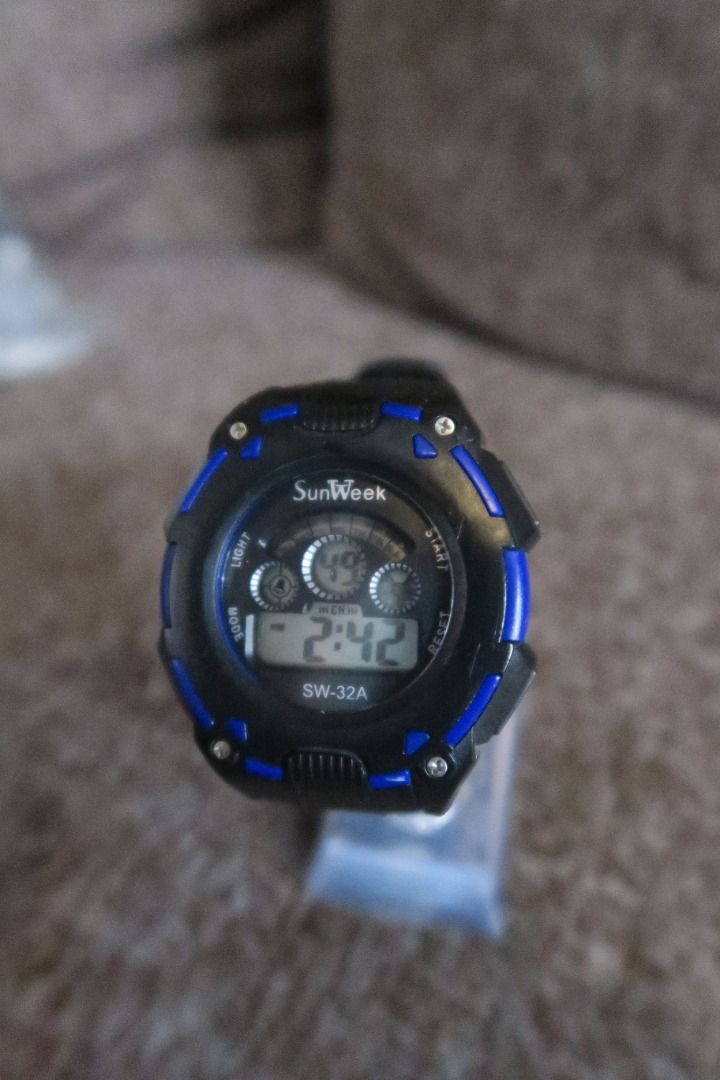 Digital Watch Sunweek