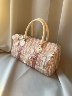 （分類：）位於 。 由 thrift.mint 提交（商品編號 1245365938，圖片 1）。簡介： 。