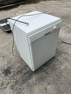 Dishwasher Mesin Pencuci Pinggan Mangkuk (Electrolux Intuition)