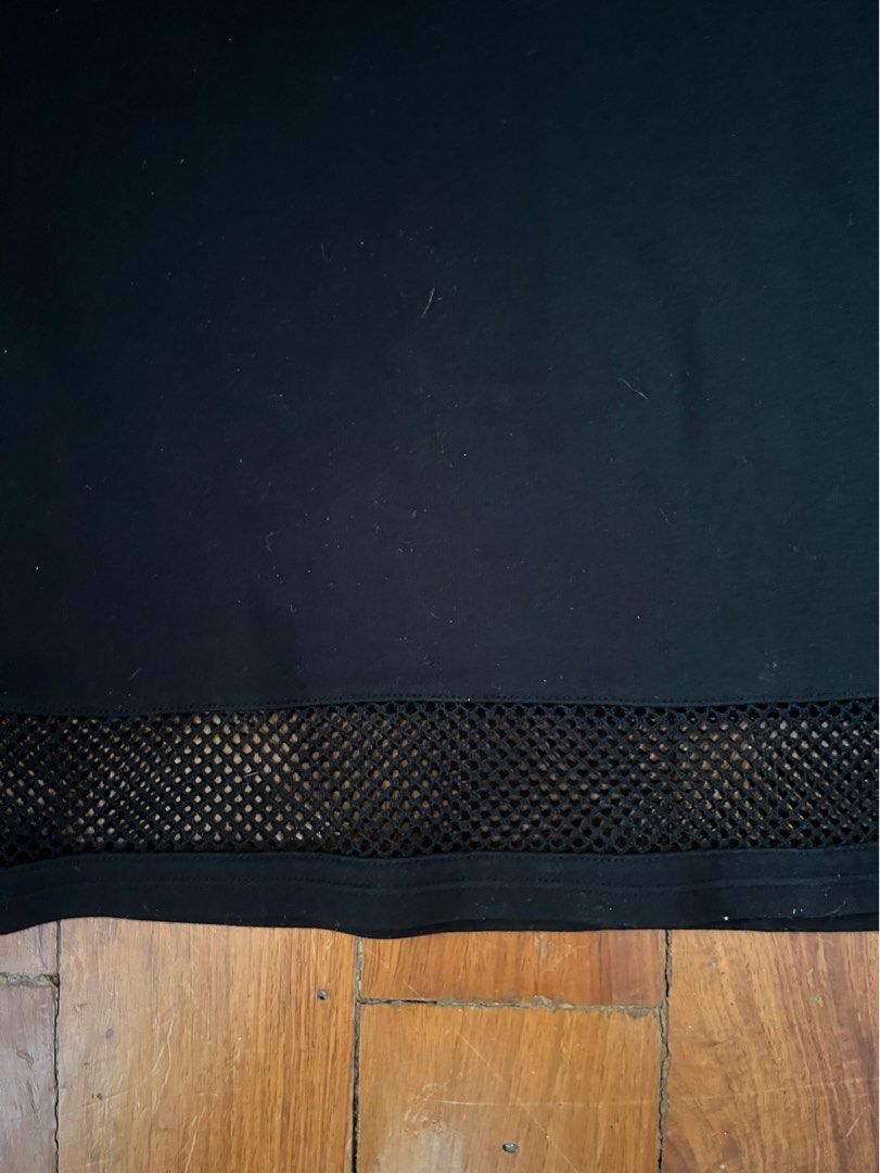 Forever 21 Black Mesh Bodycon Dress (Category: Dresses) located in Paranaque City. Submitted by chicnuggies (Listing ID 1245262799, Image 3). Description: ends about mid to lower thigh for me. body hugging. may fit up to size l to xl.