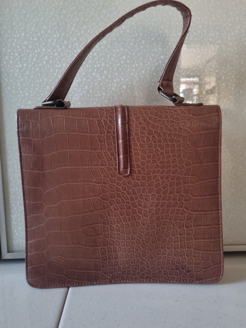 Faux leather tote outlet bag forever 21