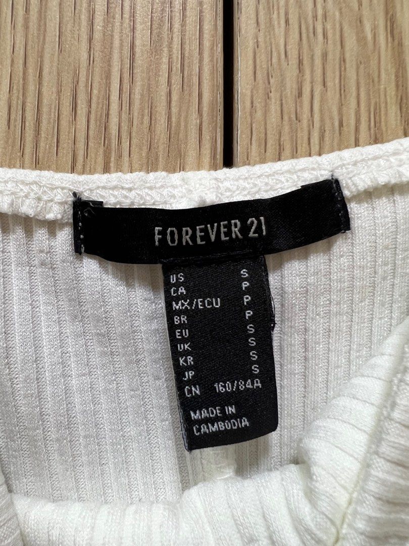 Forever 21 white dress (SMALL) (Category: Dresses) located in Quezon City. Submitted by jscla (Listing ID 1245374920, Image 2). Description: Never worn No tag.