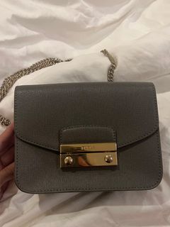 (Category: ) located in . Submitted by preloved2525_ (Listing ID 1245392624, Image 1). Description: .