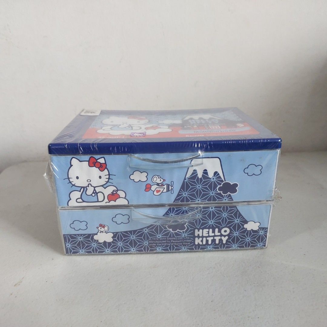 [GFS] Hello Kitty Mini Drawer (Category: Storage Boxes & Baskets) located in Manila. Submitted by greatfindstuff (Listing ID 1245295508, Image 1). Description: 🇯🇵Brand New and sealed Hello Kitty Sanrio Mini Drawer Measurement: Lenght : 7.25 inches Width: 5.25 inches Height: 4.25 inches 📌ISSUE: last picture, yun may red mark, may crack/basag/laslas minimal pwedeng tapalan or dikitan 🚚 Lalamove/Grab/Toktok Pick up 💰Gcash/BPI/Cash on Pick up 📌