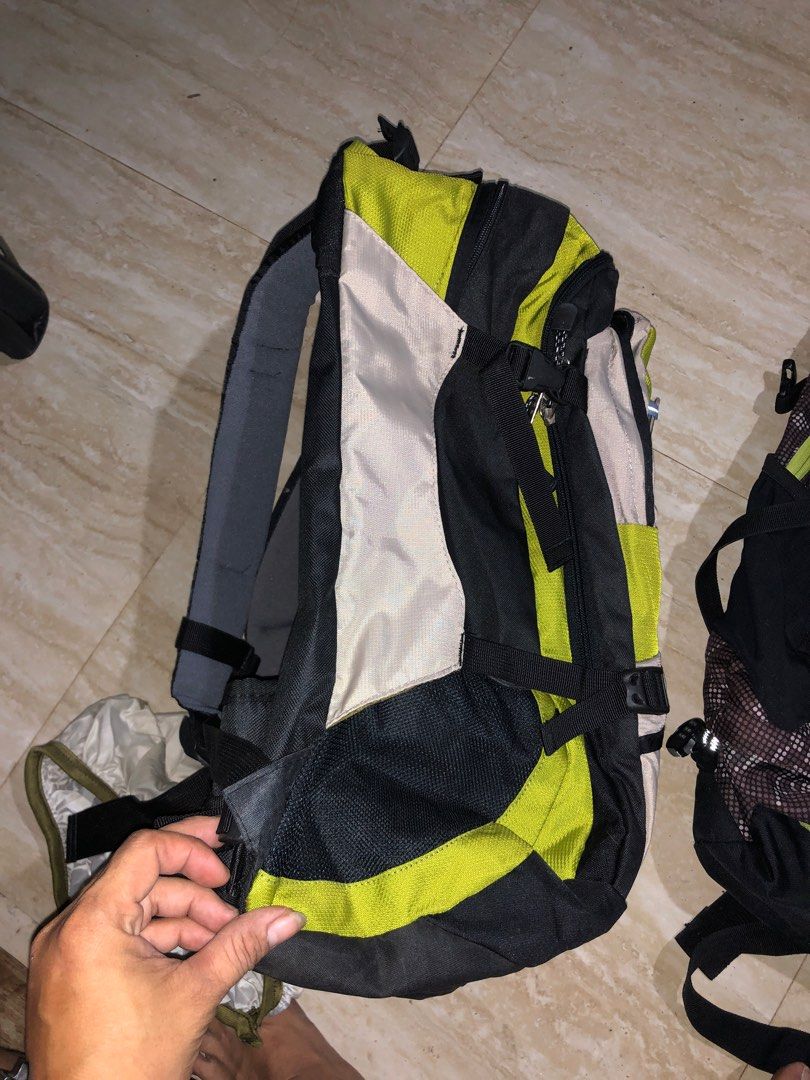 Hiking store bag sulit