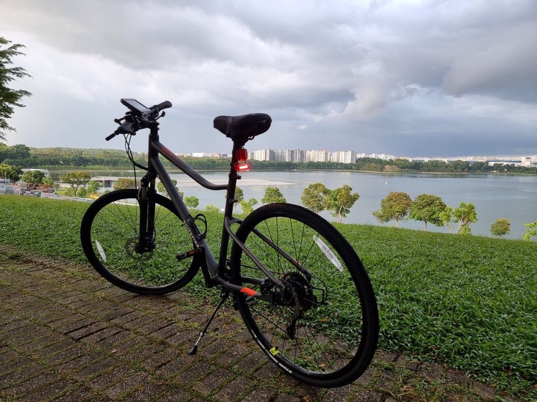 Hybrid Bike Riverside 900 10 Speed, Sports Equipment, Bicycles & Parts