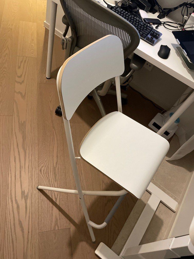 IKEA 升降枱 bollsidan desk IKEA 櫈Franklin bar stool 可小小議價, 傢俬＆家居, 傢俬, 椅子