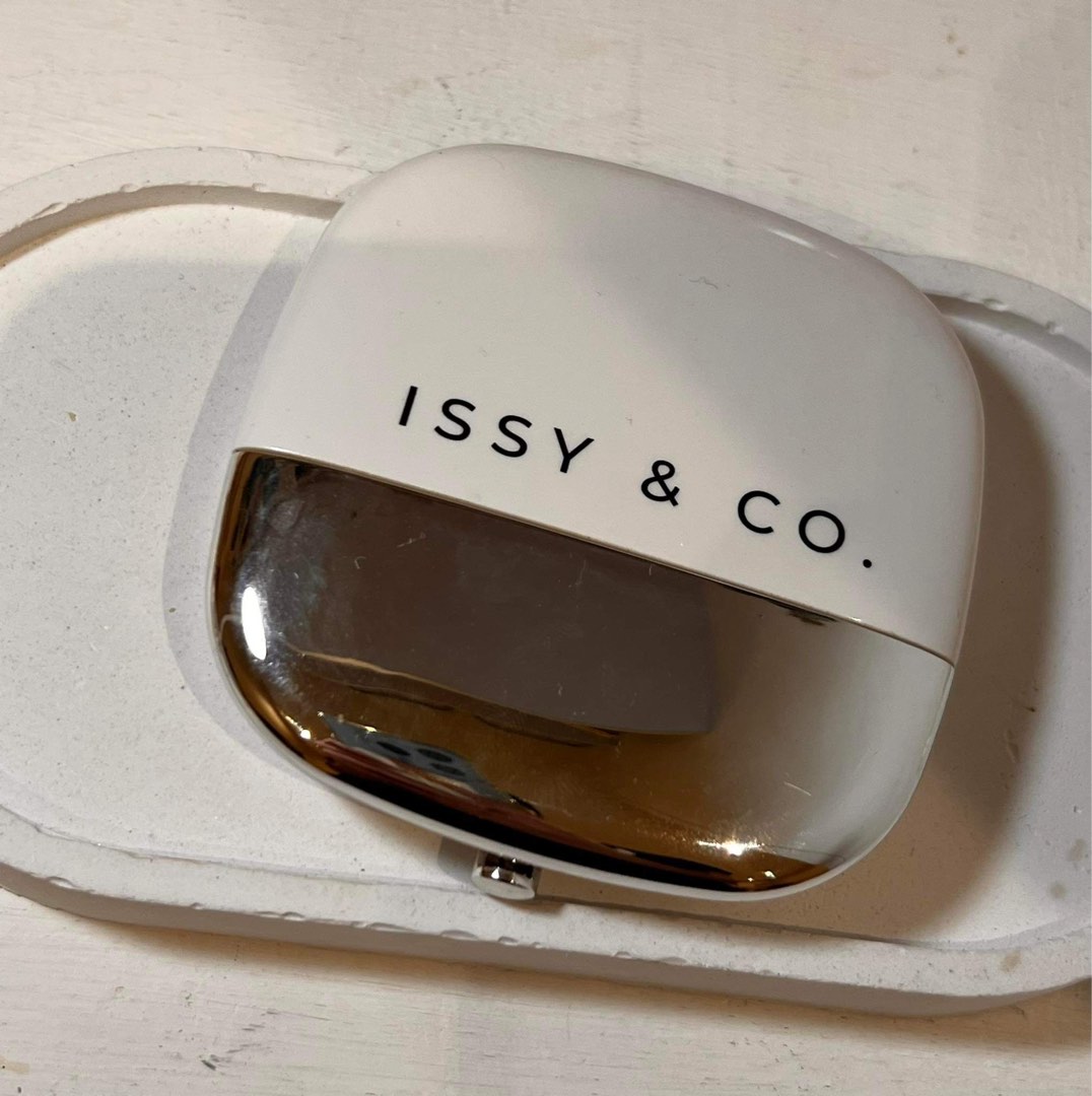 issy & co. true flex powder foundation, Beauty & Personal Care, Face ...
