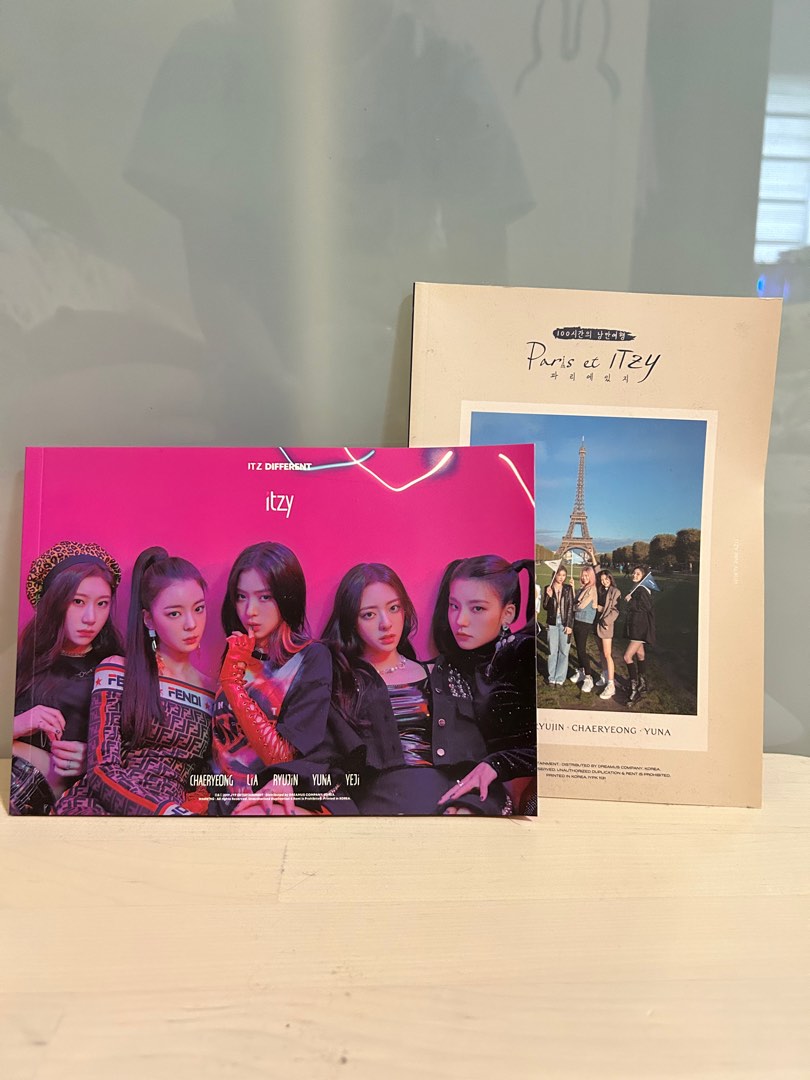 Itzy Album, Hobbies & Toys, Memorabilia & Collectibles, K-Wave on Carousell
