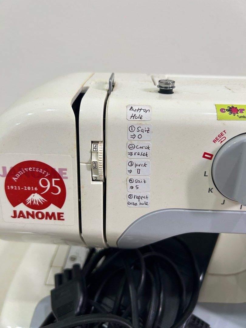 Janome Harmony 2049 Sewing Machine Complete Set, Hobbies & Toys