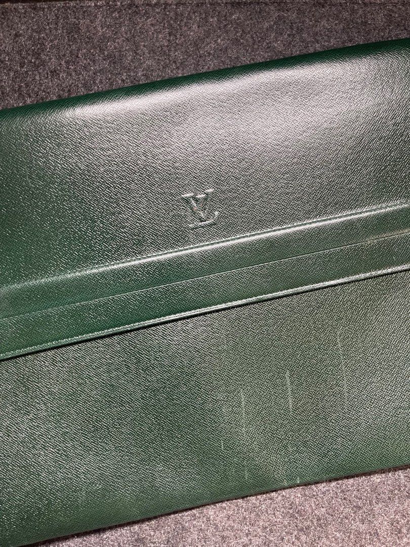 Louis Vuitton Laptop Sleeve (Category: Luxury Bags & Wallets) located in Manila. Submitted by loviqueph (Listing ID 1245232712, Image 3). Description: .