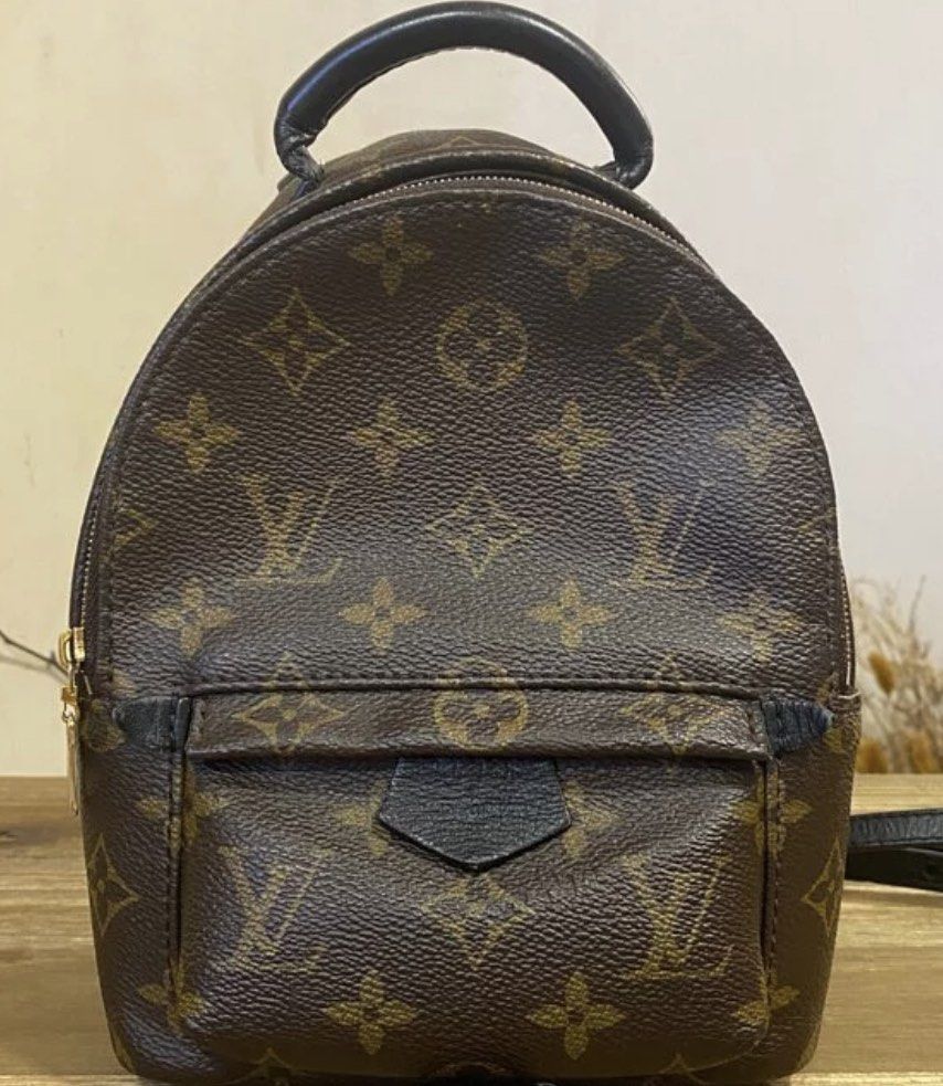 Louis Vuitton Mini Palm Springs (Category: Luxury Bags & Wallets) located in Quezon City. Submitted by __12345 (Listing ID 1245271941, Image 2). Description: - for preorder - 9/10 condition - can do meet ups/delivery - guaranteed authentic or money back - detailed photos available upon request open to other bag requests! just send a pm 💌🛍️.