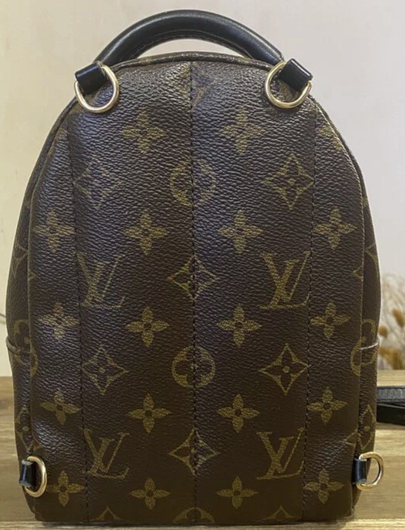 Louis Vuitton Mini Palm Springs (Category: Luxury Bags & Wallets) located in Quezon City. Submitted by __12345 (Listing ID 1245271941, Image 3). Description: - for preorder - 9/10 condition - can do meet ups/delivery - guaranteed authentic or money back - detailed photos available upon request open to other bag requests! just send a pm 💌🛍️.