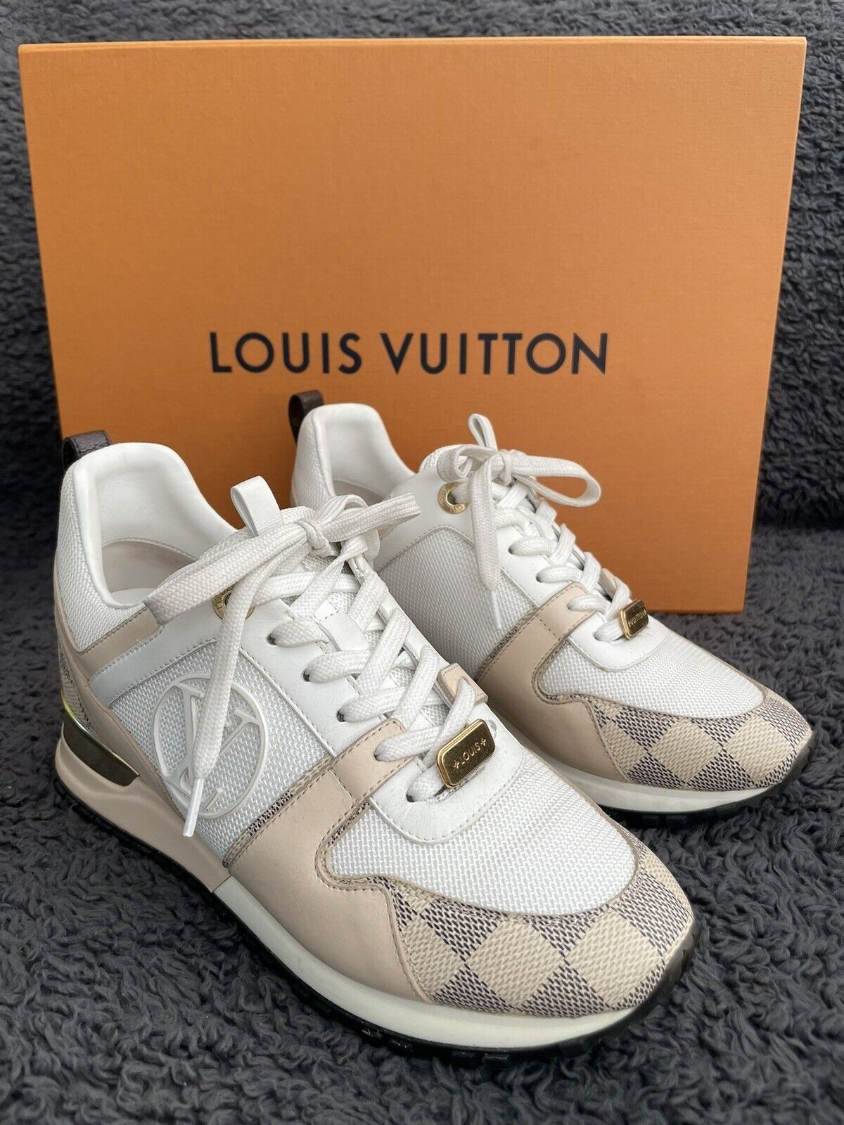 Original Authentic Louis Vuitton Sneaker shoes for Men Luxury Branded,  Men's Fashion, Footwear, Sneakers on Carousell