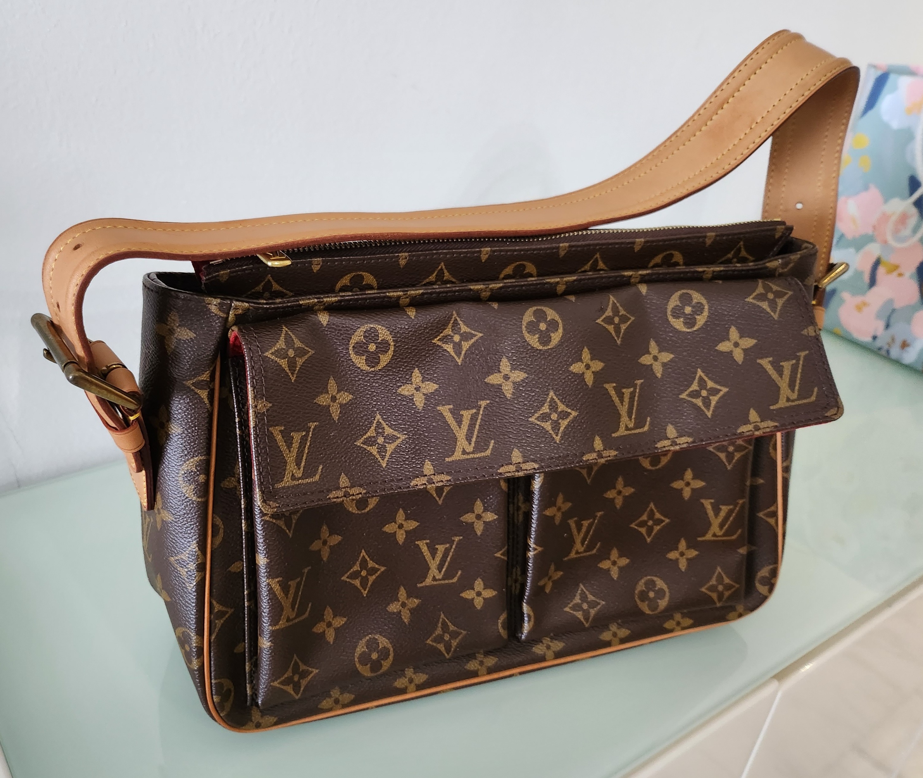 Louis Vuitton Cite GM Shoulder Bag Monogram Canvas. Gently Used.