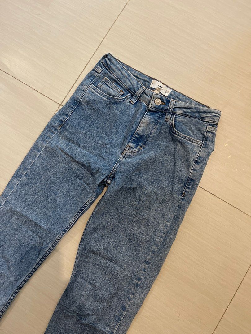 MANGO Denim Jeans (Category: Jeans) located in Quezon City. Submitted by col_m (Listing ID 1245259776, Image 1). Description: Size 32 on tag Best fits W26.