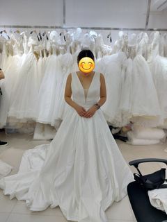 Minimalist wedding gown