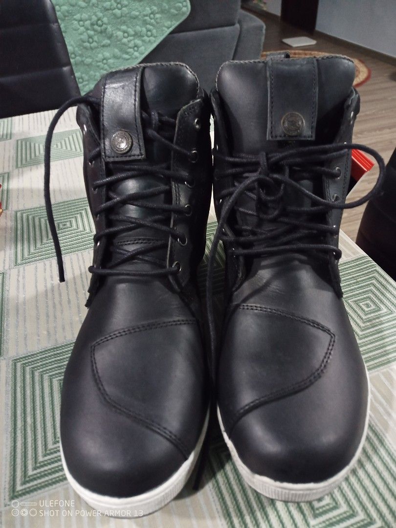 Motorcycle riding boots, Motorcycles, Motorcycle Apparel on Carousell