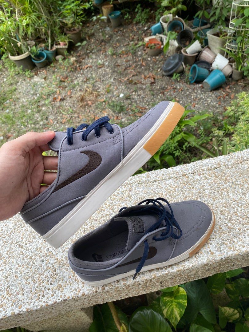 Nike sb janoski gunsmoke Men s Fashion Footwear Sneakers on