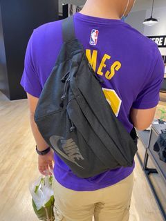 RP: $59 ! Nike tech hip pack bag (10L)