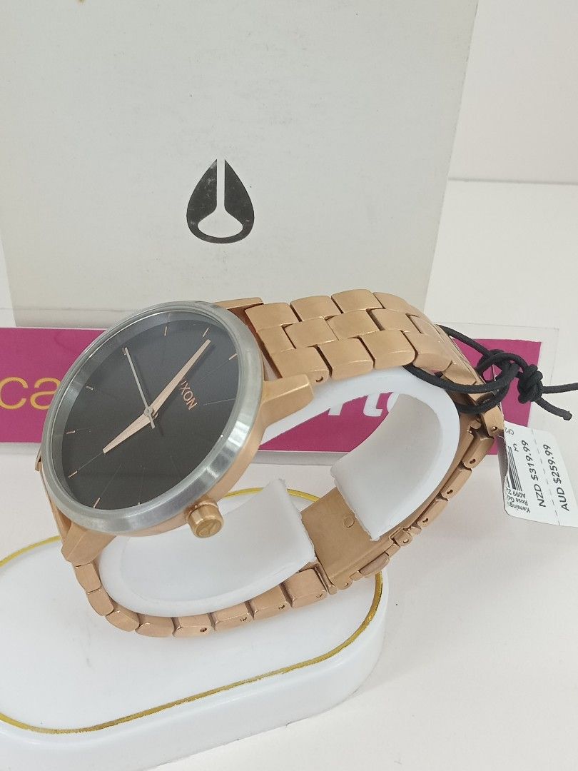 Nixon movin out the sales kensington 50m stainless steel
