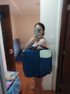 NEGOTIABLE! Olin 2 in 1  Diaper Bag (convertible to baby bed)