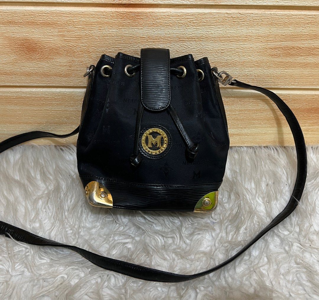 Metrocity Mini Bucket Sling Bag, Luxury, Bags & Wallets on Carousell